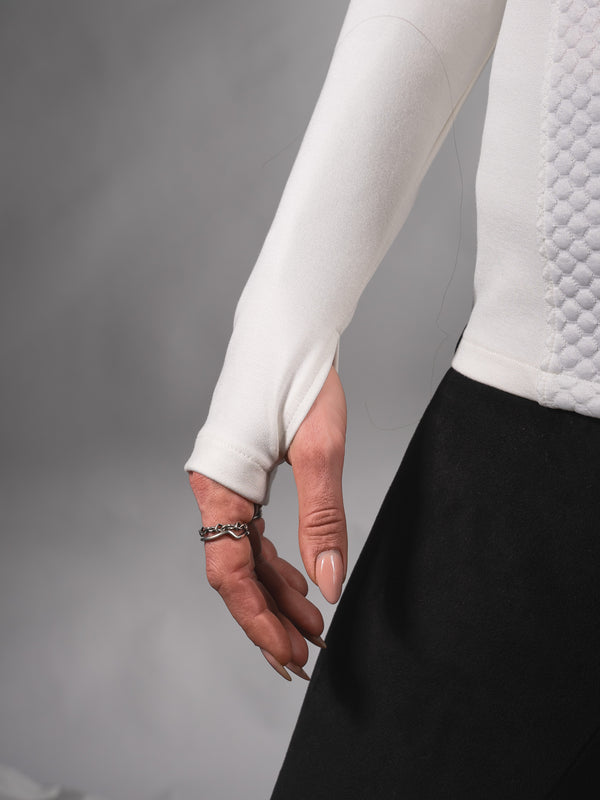 CC1-00 Q10 White cyberpunk sweater