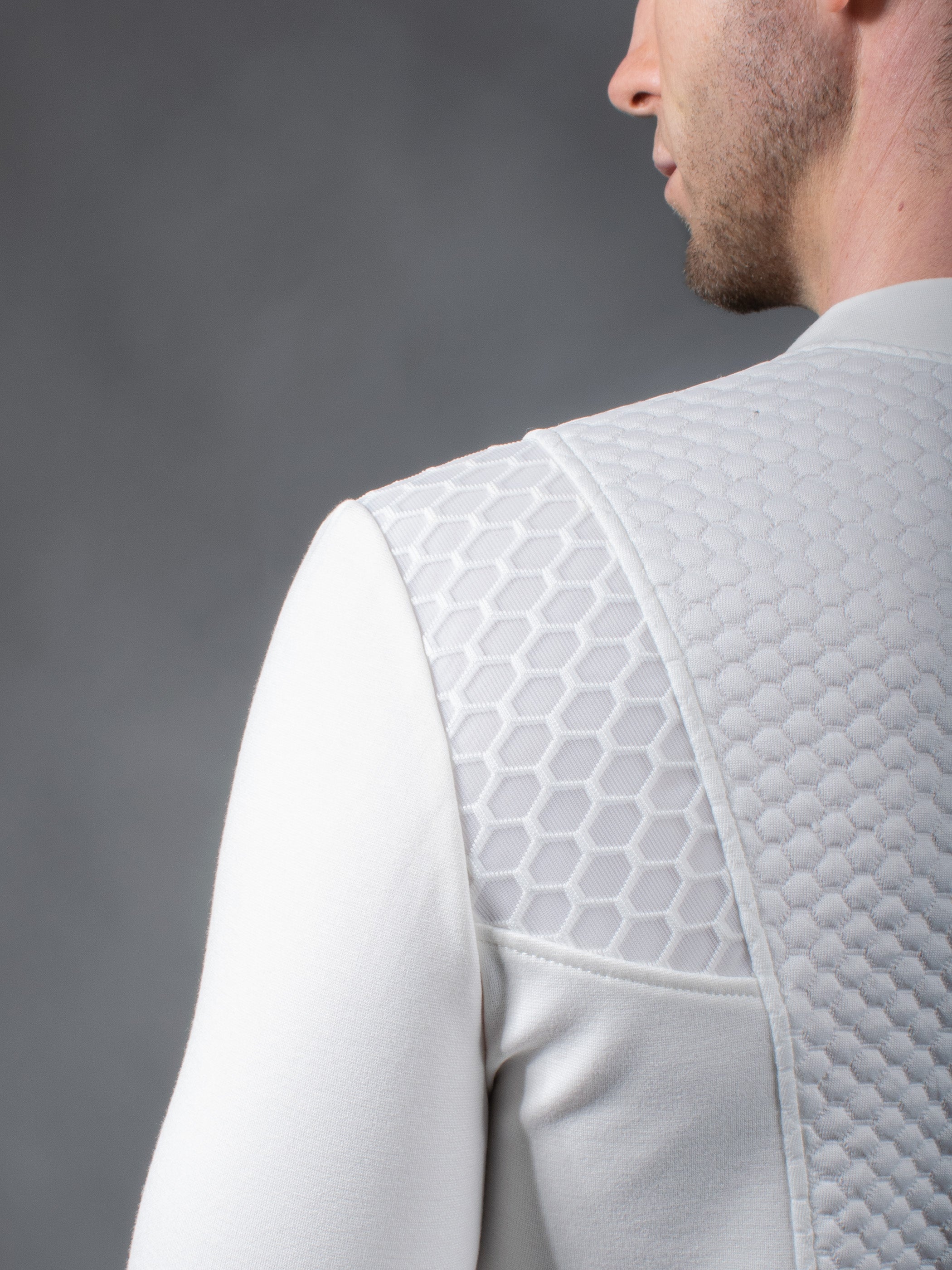 CC1-00 Q10 White futuristic pullover
