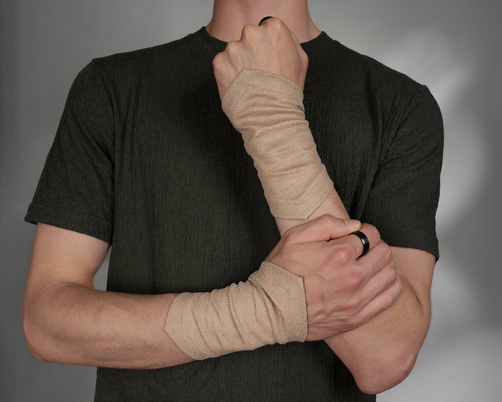Beige stretch armband with pointed hem, LARP accessory – ZOLNAR