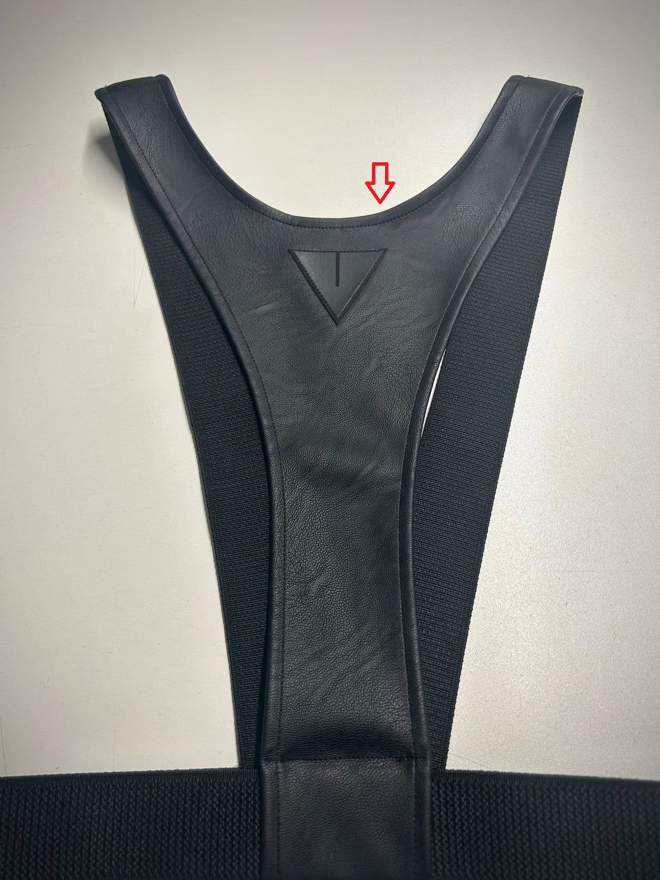 FD-BA-42 Black leather bust harness