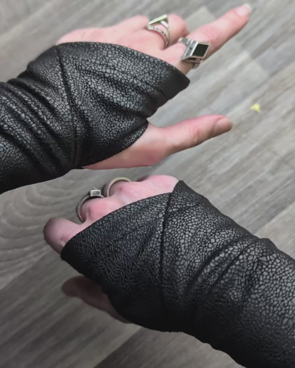 X-WRW Leather arm warmers