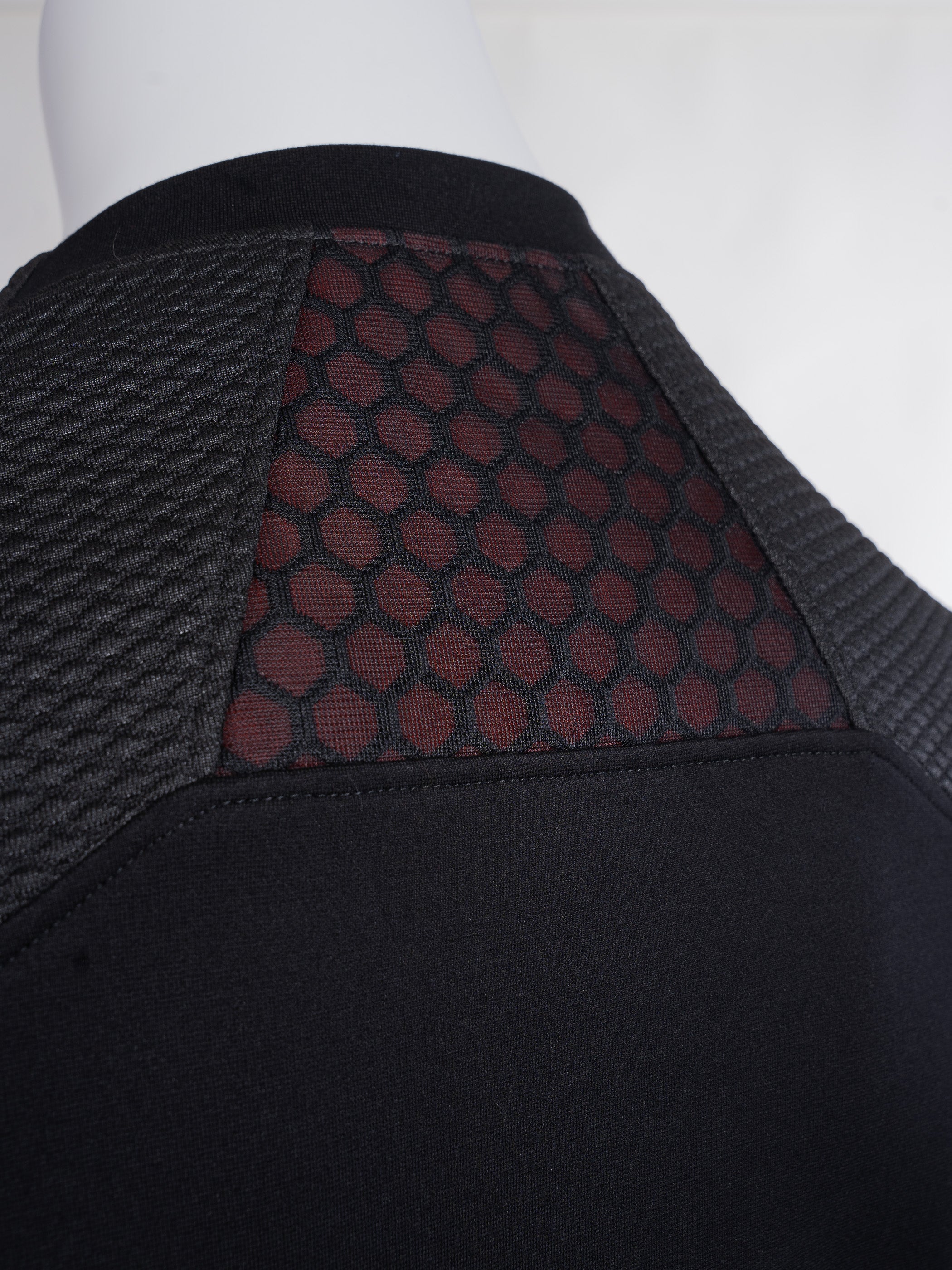 ILM – Black Futuristic Pullover