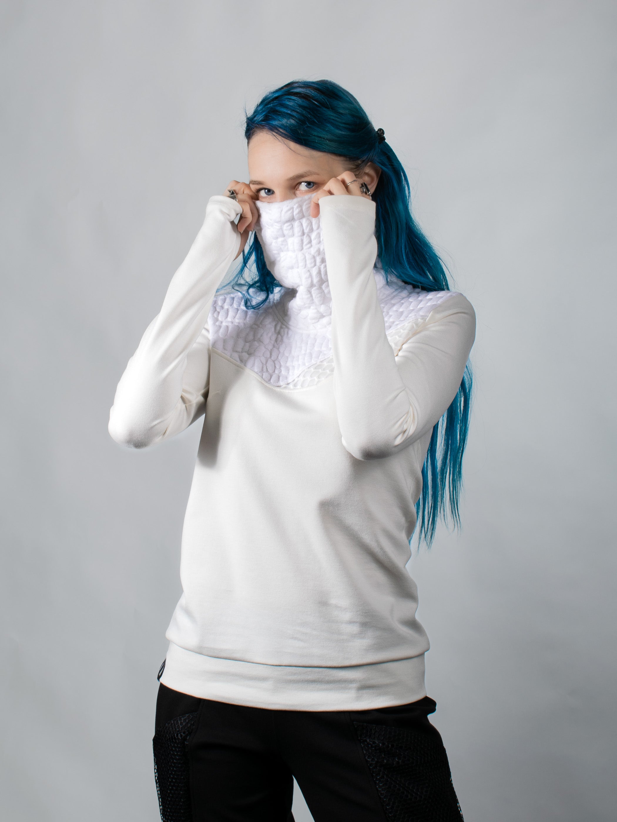5PT-PR-00 36 White sweater with MESH insert