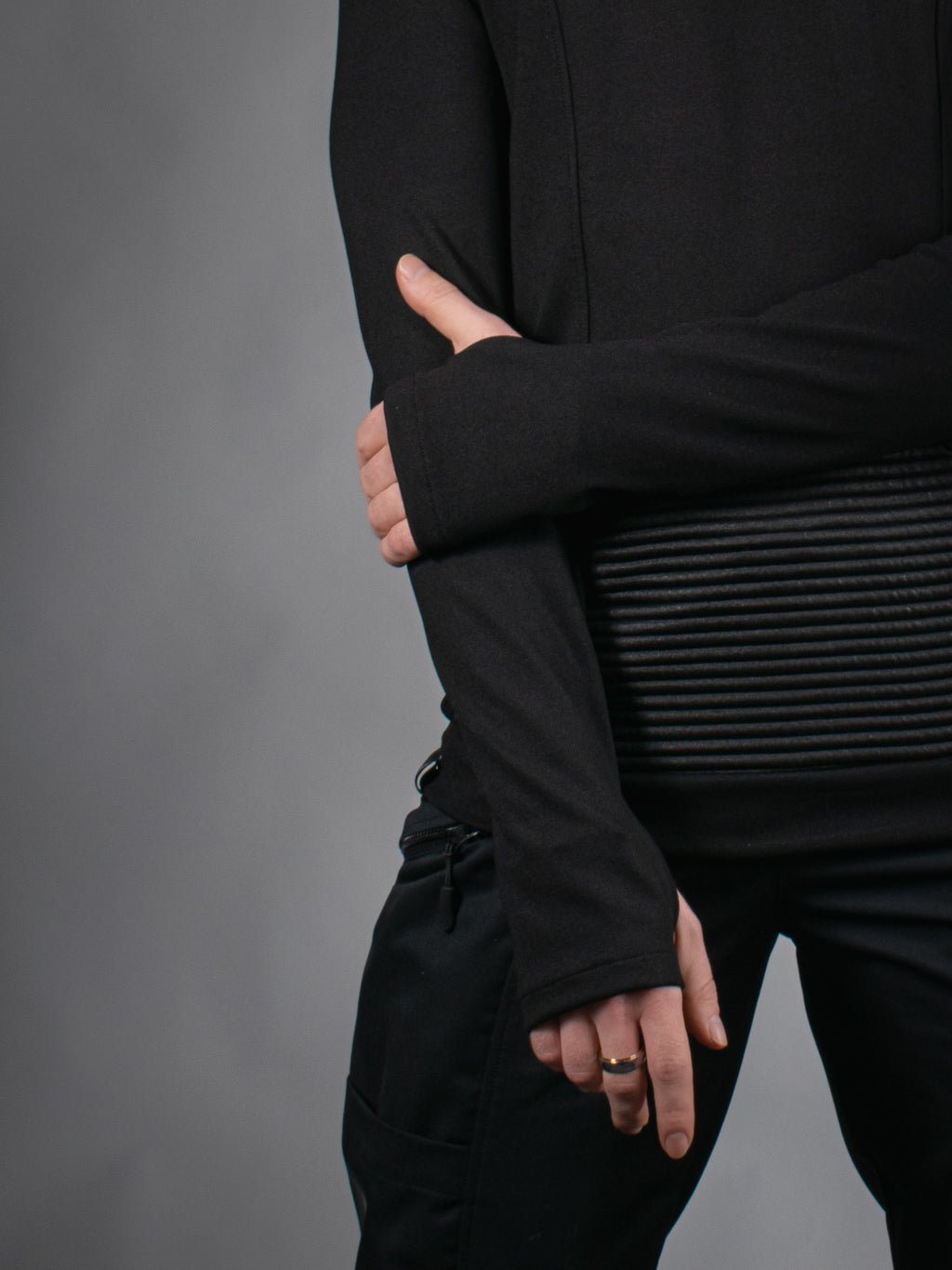 868P Techwear sweater