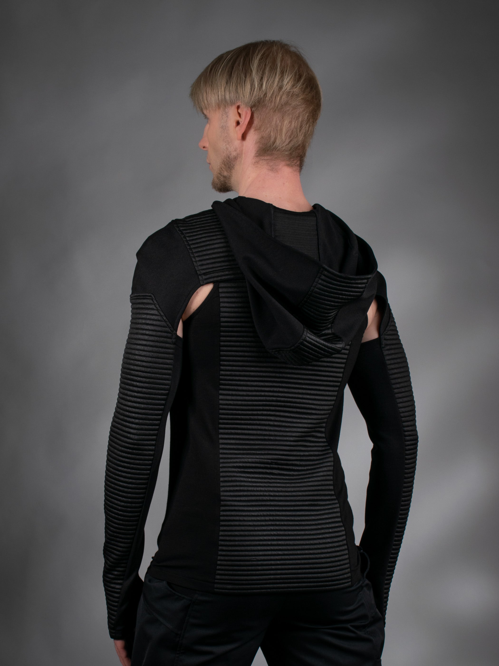 SH50 Q2 Hooded men shrug