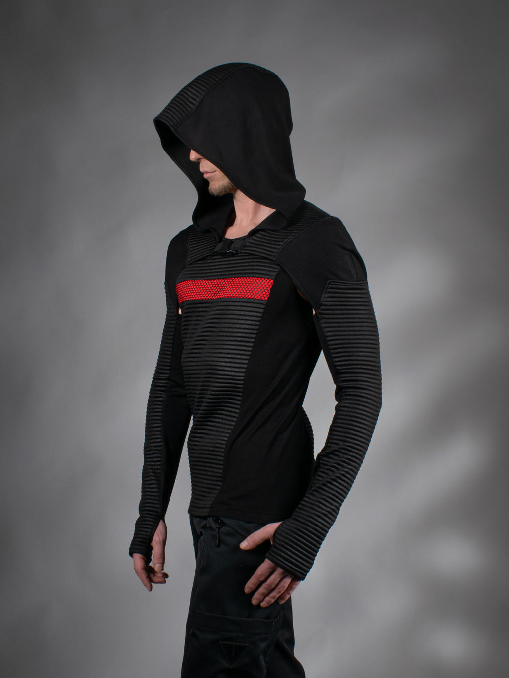 SH50 Q2 Hooded men shrug