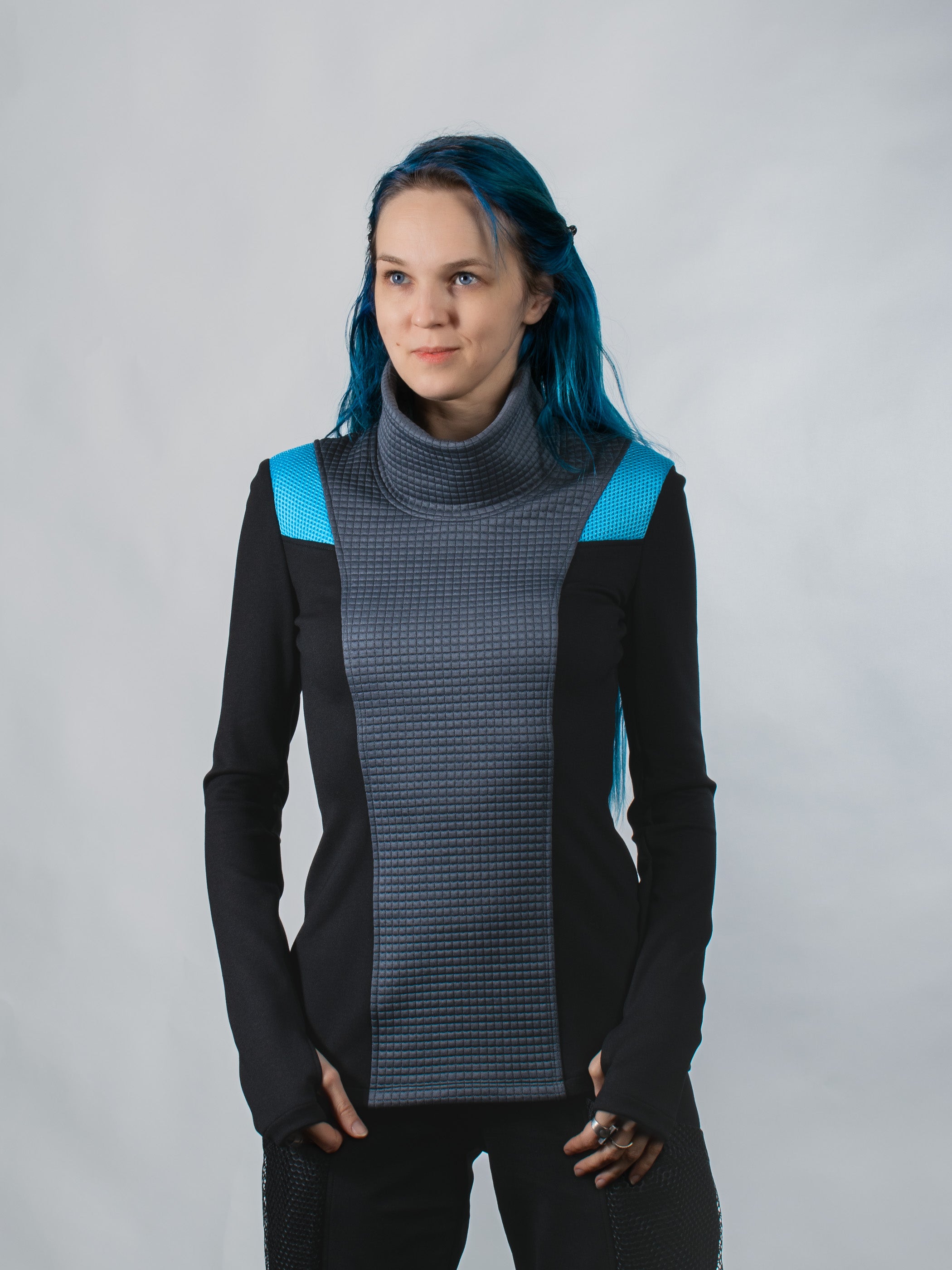 CC2-8 High collar sweater