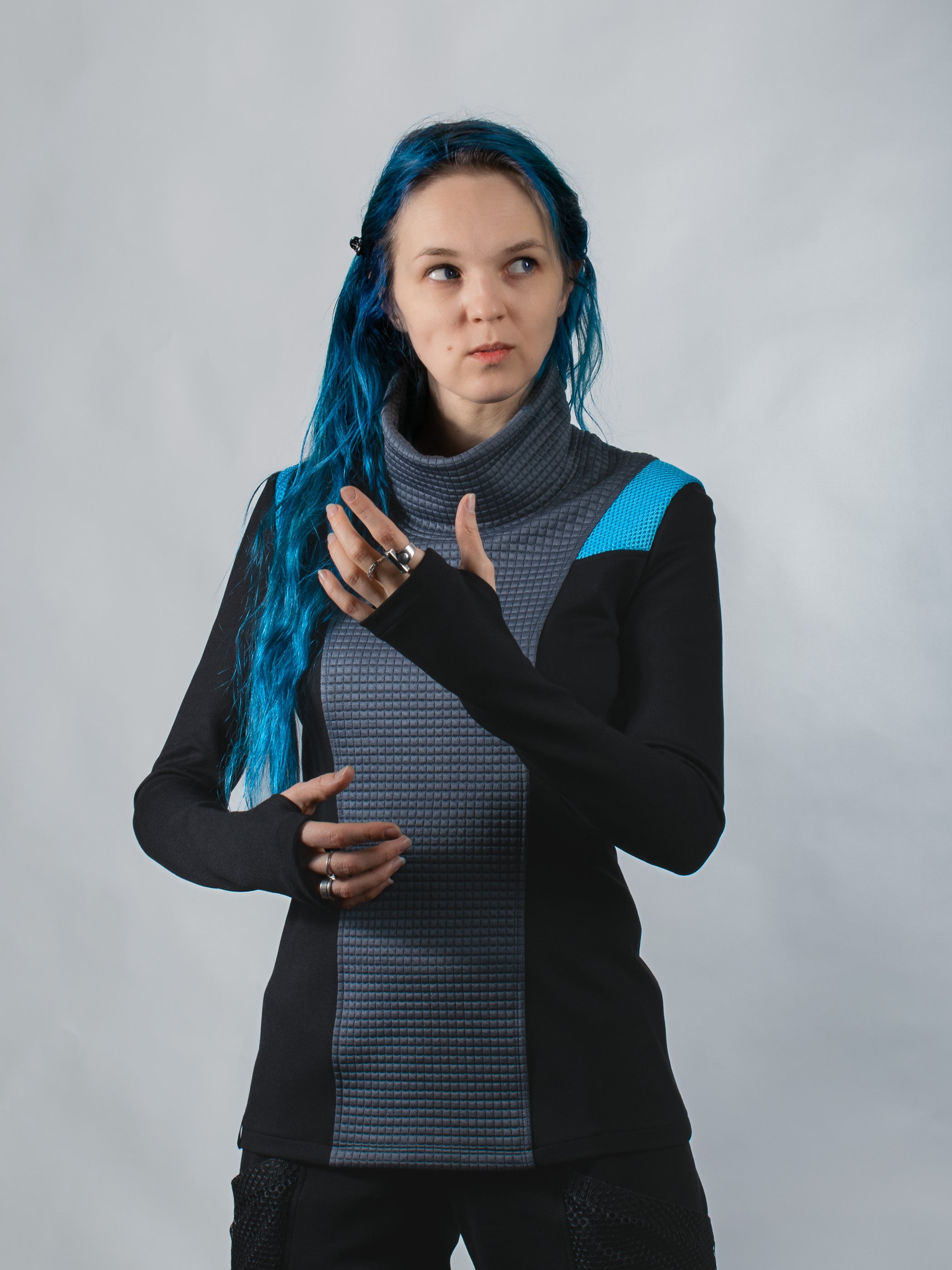 CC2-8 High collar sweater