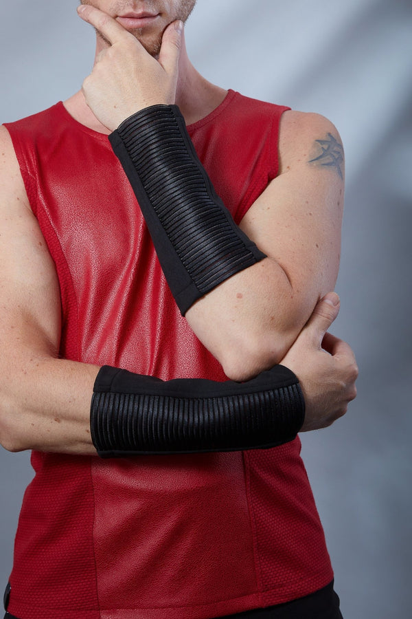 BR-IN Inquisitor arm bracers