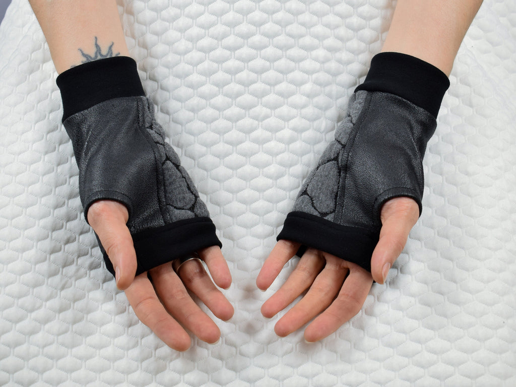 WRP-4S bu Fingerless mittens