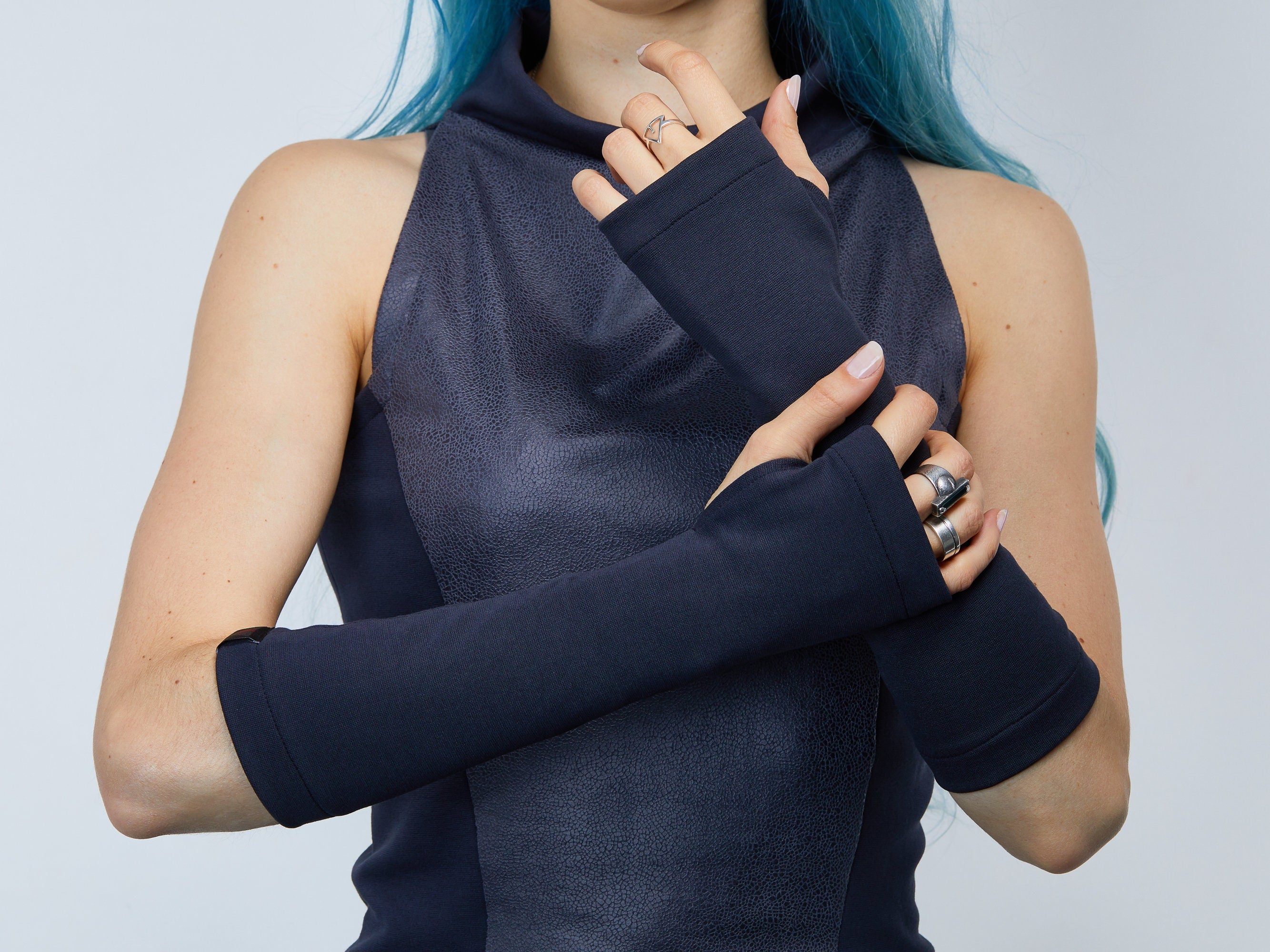 ARW-8 Gray arm warmers