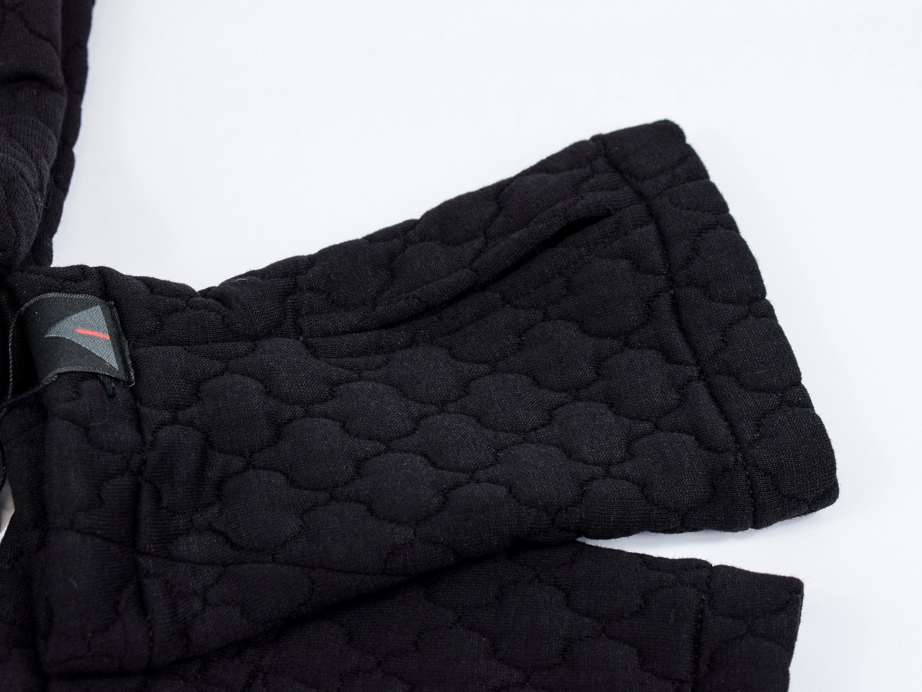 WRW2 QRA Gloves geometric texture